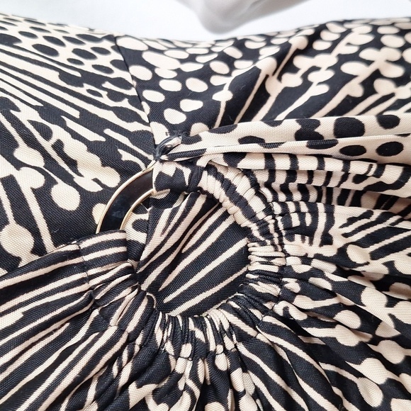 Trina Turk Tan Black Animal Esque Print Mobwife V-Neck Faux Wrap Dress Size 8 - Picture 3 of 11